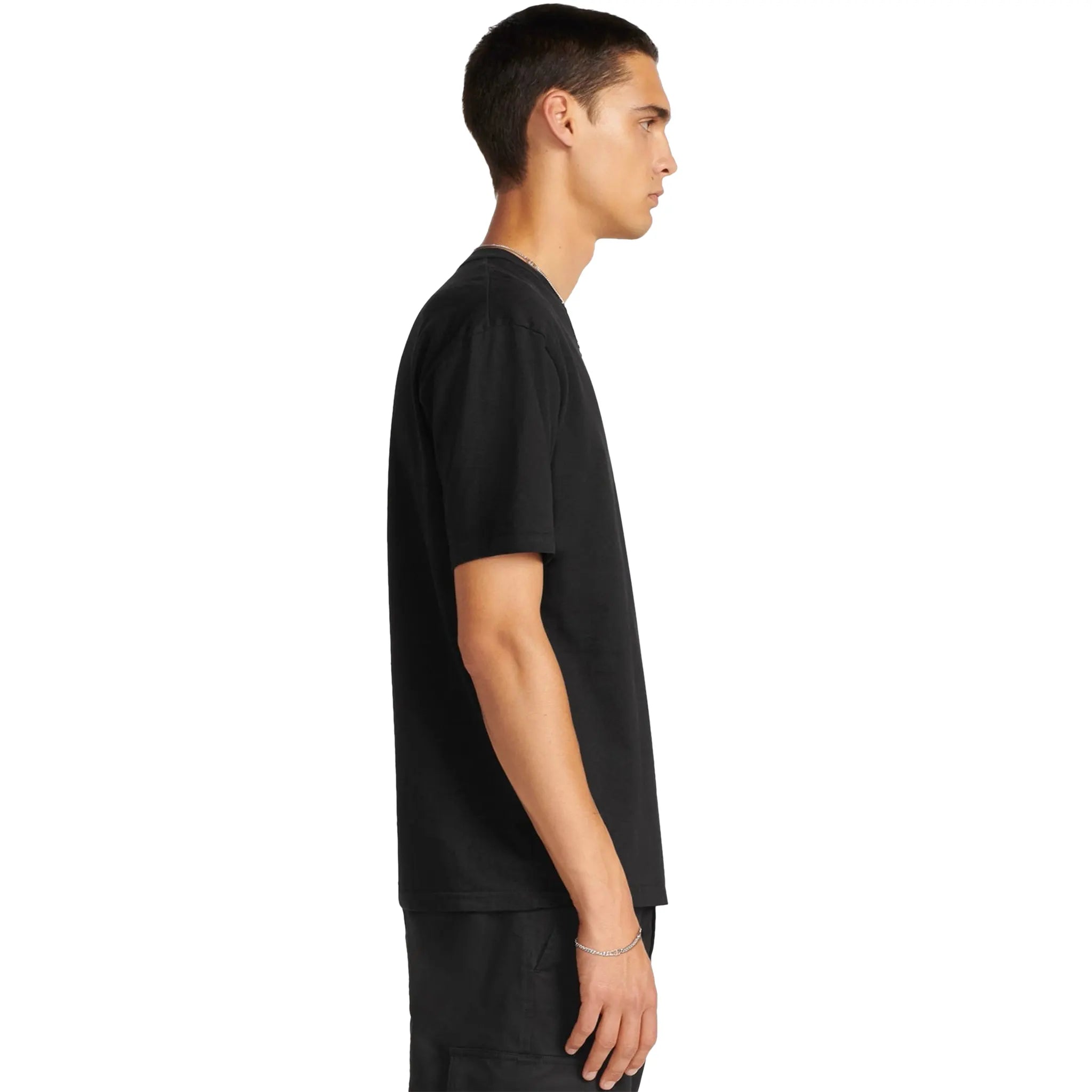 Model Side view of Dior Printed Relaxed Fit Cotton Black T Shirt 413J696A0817-C985